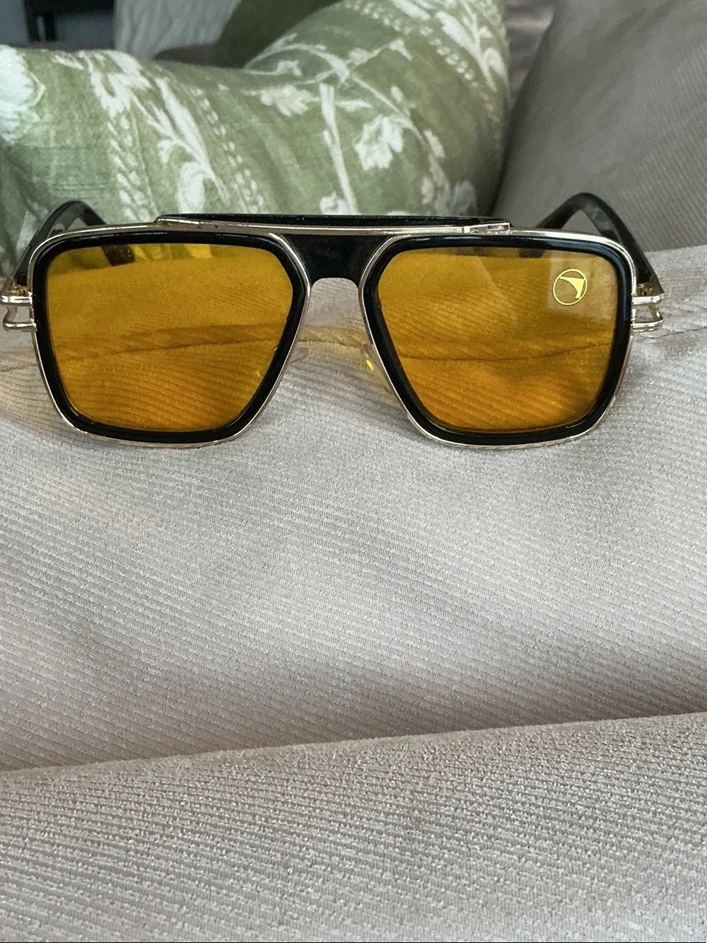 N/A sleek rectangular